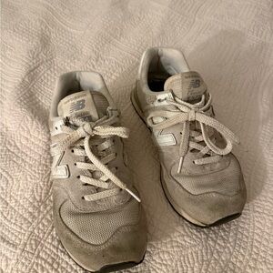 New Balance Classic Light Gray Sneakers